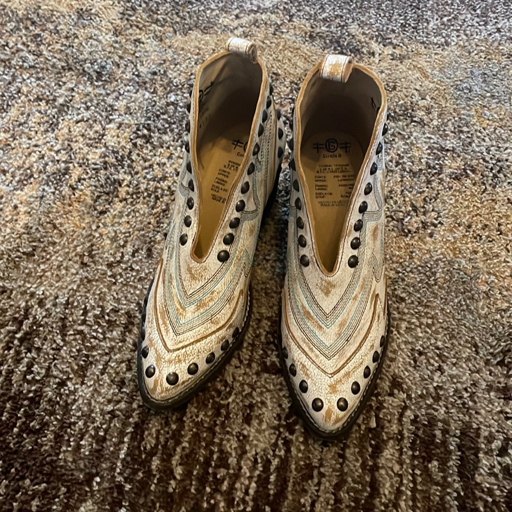 Corral boots
